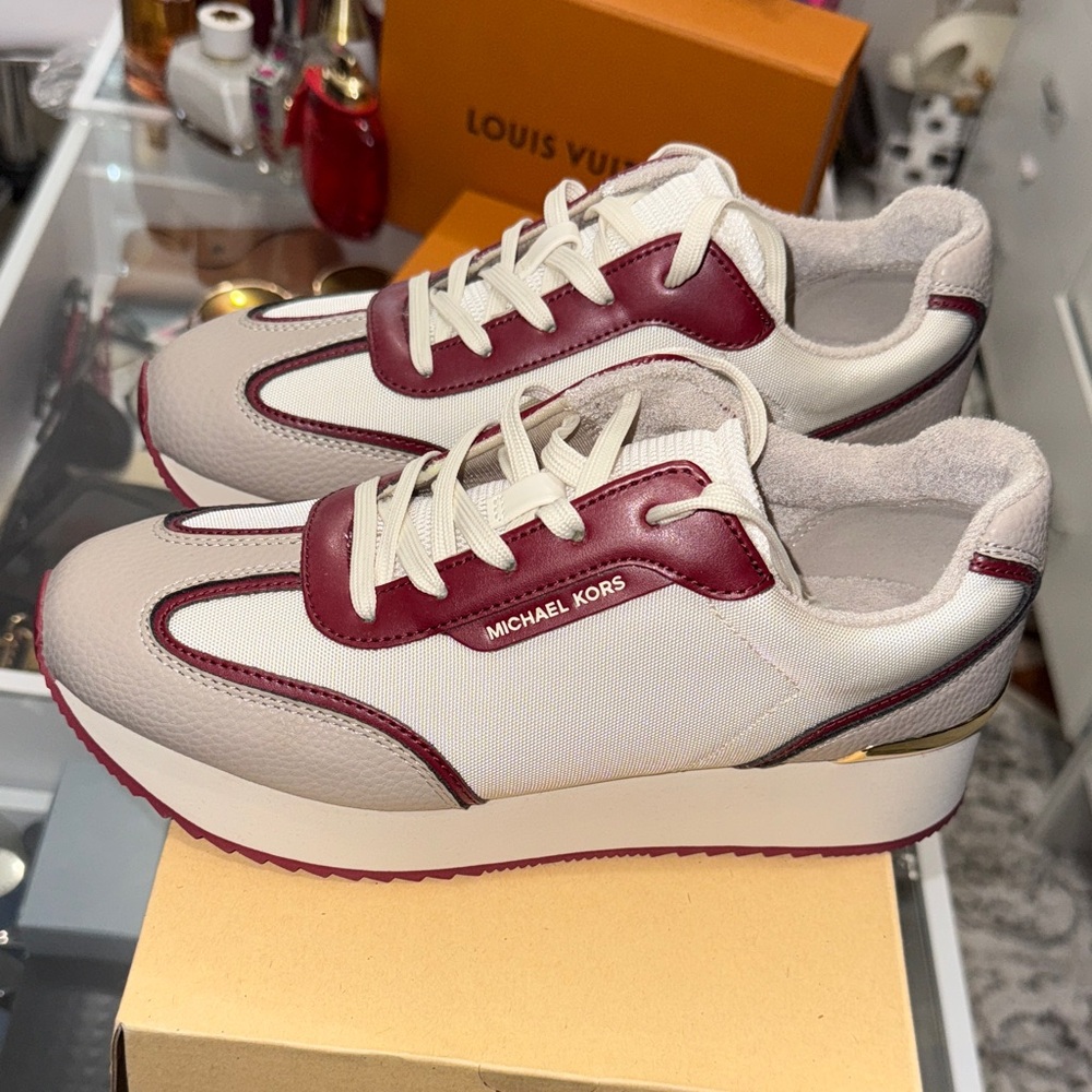 Michael Kors Women's Sneakers - White and Burgundy